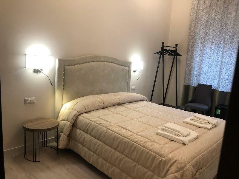 Re Di Smirne By Apulia Accommodation Бари Экстерьер фото
